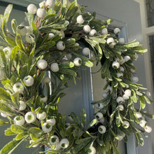 Giant Mistletoe Wreath
