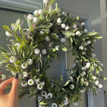 Giant Mistletoe Wreath