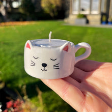 Porcelain tea light holder with cat face