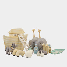 Noah's Ark Set In Wooden Keepsake Box